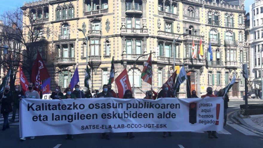 Trabajadores de Osakidetza denuncian la precariedad laboral y demandan más inversión en salud pública con una jornada de huelga