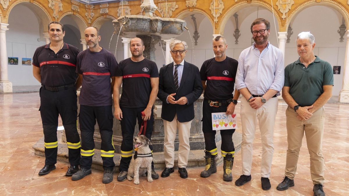 La Diputación recibe a los bomberos cordobeses que han participado en labores de búsqueda y rescate en Venezuela