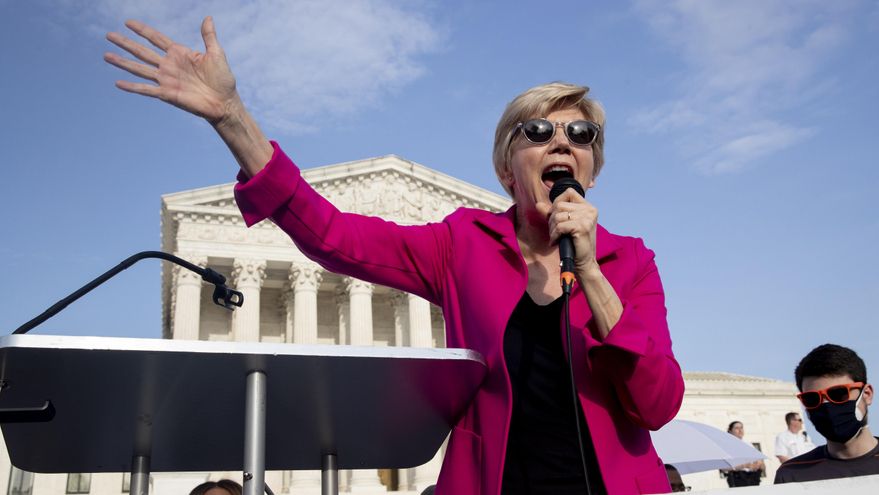 "¡Estoy enfadada!": el alegato de la senadora Elizabeth Warren en la protesta por el derecho al aborto en EEUU