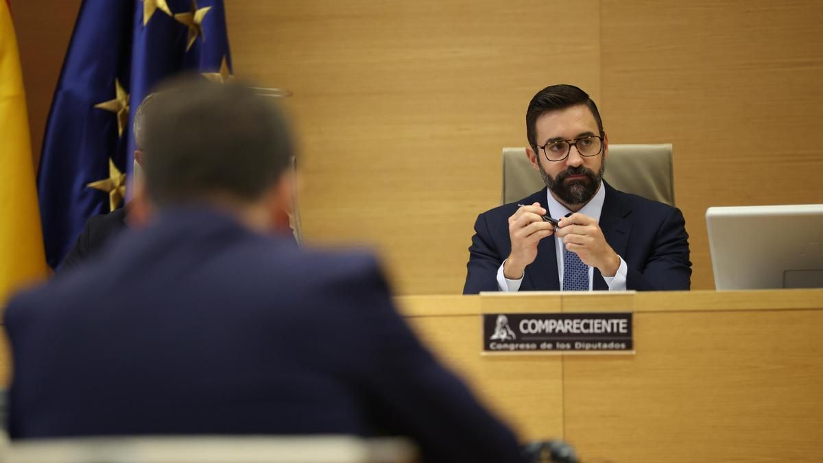 El Gobierno atribuye el retraso de la CNMC en la norma clave del apagón a intereses económicos: "Follow the money"