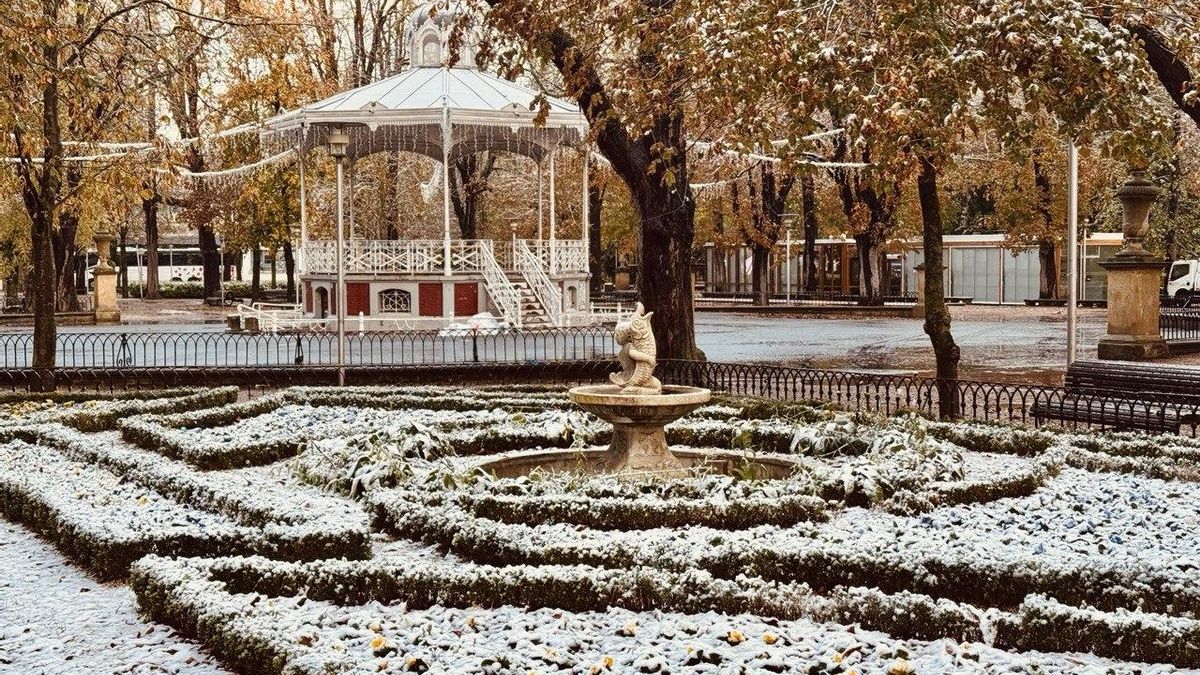 Parque de La Florida, en Vitoria, bajo la nieve