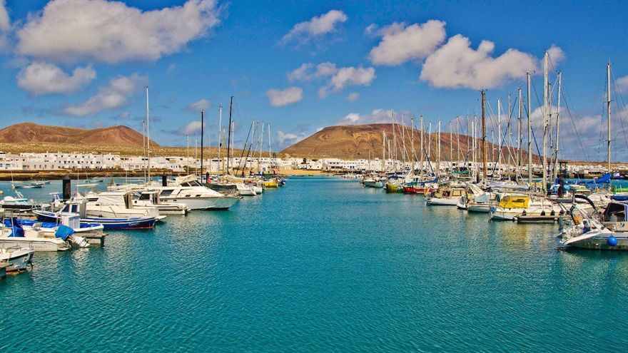 El Ministerio de Sanidad pide explicaciones al Ayuntamiento de Teguise por la polémica campaña 'La Graciosa sin humos'