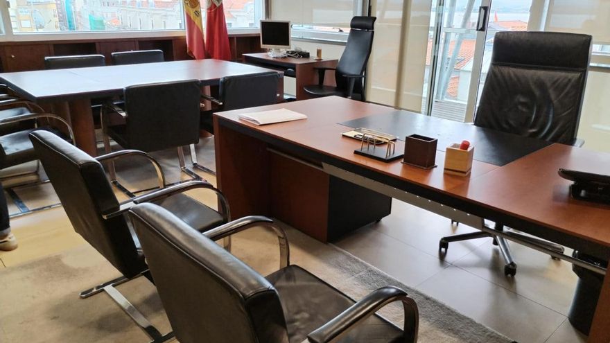 El despacho de Revilla, desde el 6 de julio de María José Sáenz de Buruaga.