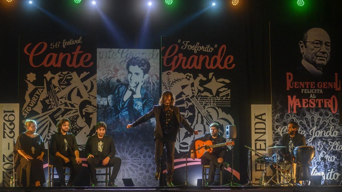 Puente Genil vibra con el festival de Cante Grande dedicado a Fosforito