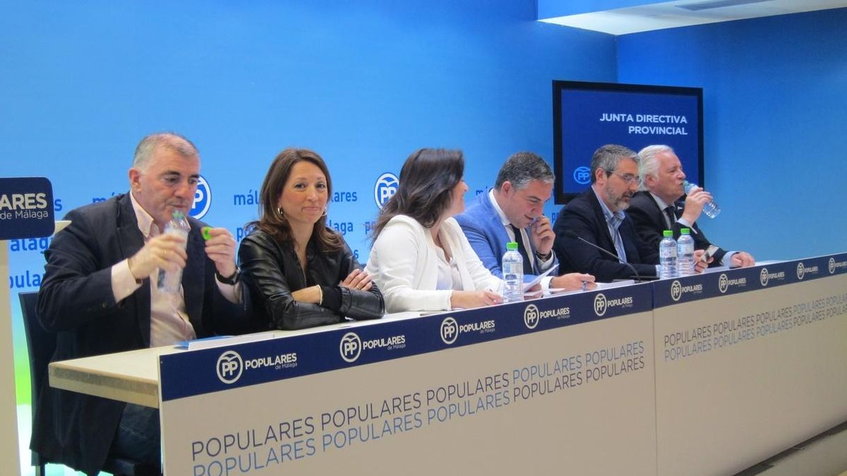 Bendodo asegura que el PP "no está" ni en el debate ni en la búsqueda de candidatos para las elecciones