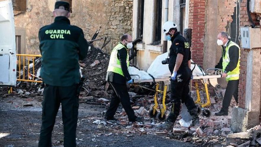 El cadáver fue encontrado en los restos de la vivienda calcinada. // Campillo / ICAL