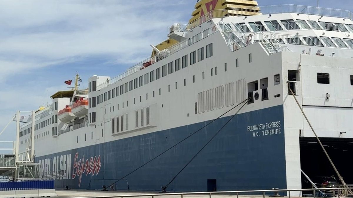 La ruta Huelva–Canarias pierde un 14% de pasajeros pese al repunte del verano.