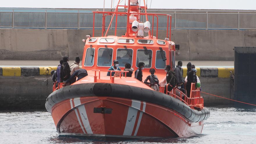 Rescatados 130 ocupantes de dos pateras, entre ellos 15 mujeres y cinco menores