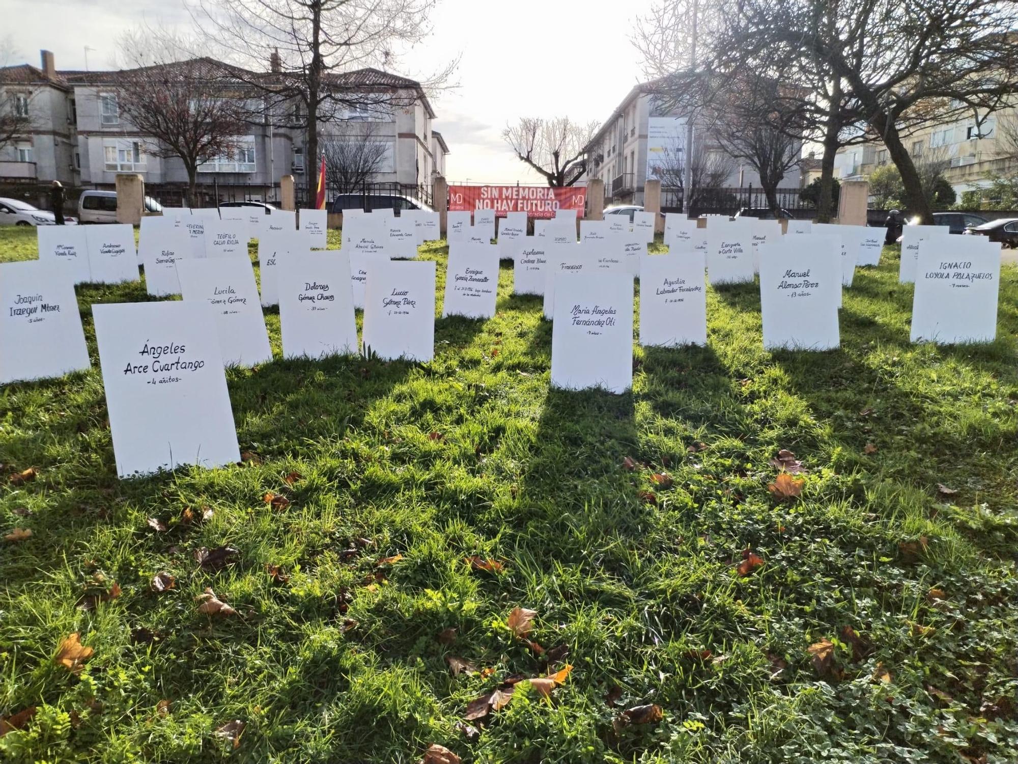 Homenaje a las víctimas del bombardeo franquista del Barrio Obrero de Santander en 1936.
