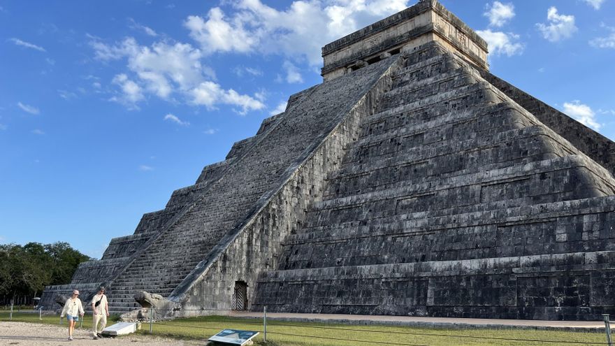 Llega a México detector de muones que ayudará "ver" interior de Castillo de Chichén Itzá