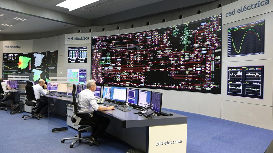 Las diferencias salariales en España: de 23.138 euros brutos en hostelería a 82.147 euros en energéticas