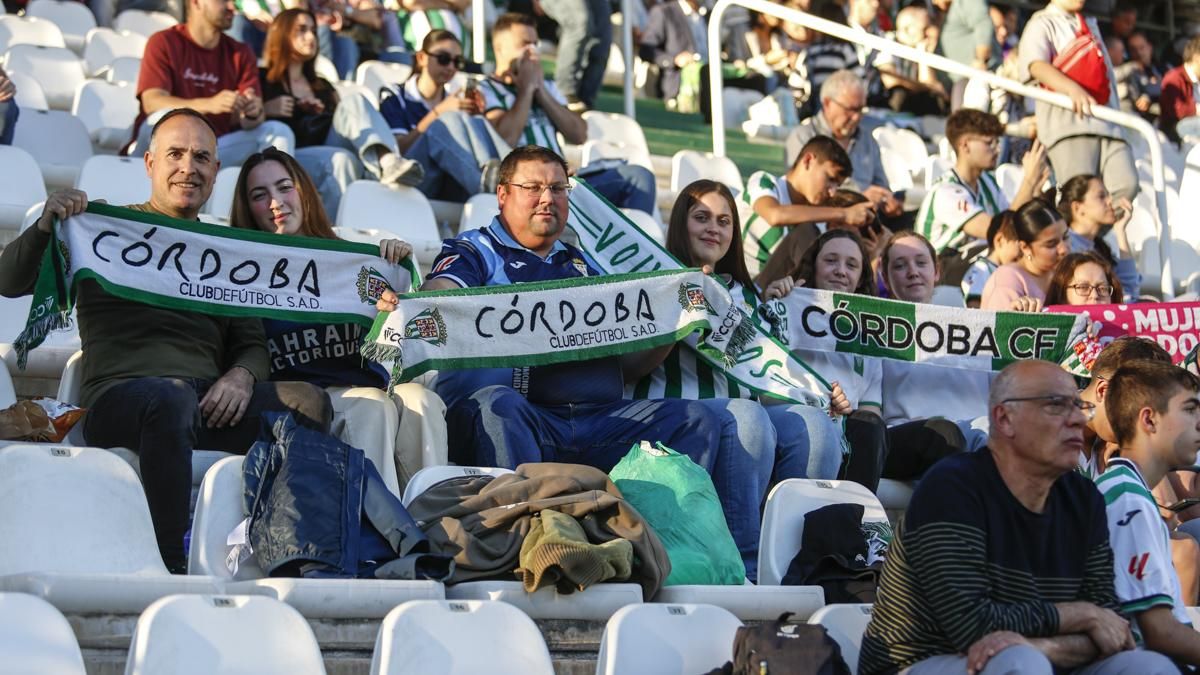 Grada Blanquiverde del Córdoba CF - CD Mirandés