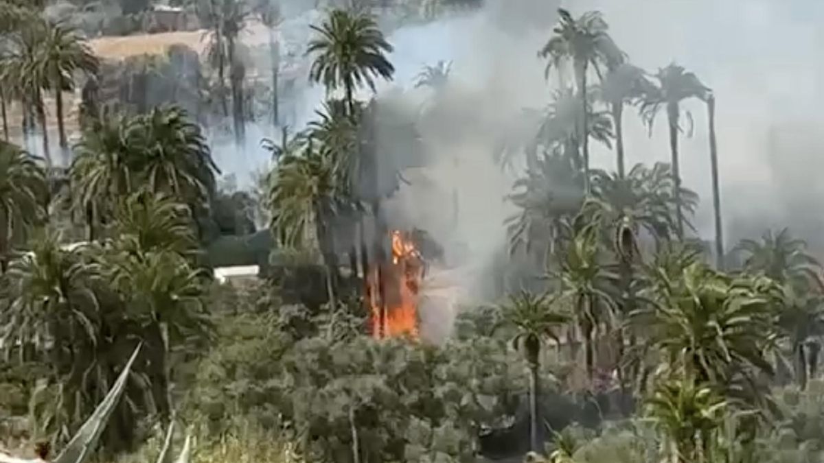 El incendio en Santa Lucía obliga a desalojar seis viviendas: más de 80 efectivos trabajan en la zona