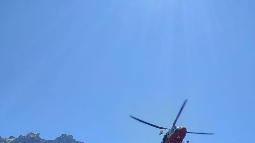 El helicóptero rescata a un senterista en Pandillo