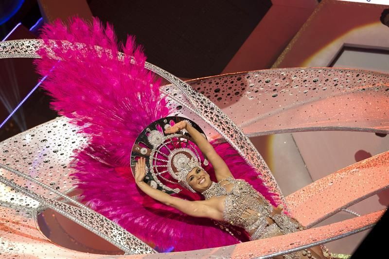 La candidata Tamara Fietz, con la fantasía 'Puro fuego'