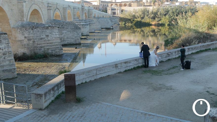 El río Guadalquivir deja de fluir a su paso por Córdoba