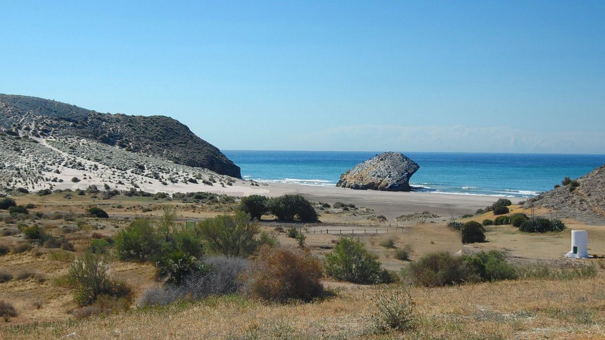 Las playas protegidas de Cabo de Gata registran 50.000 vehículos, 22.400 kilos de residuos y 268 denuncias este verano