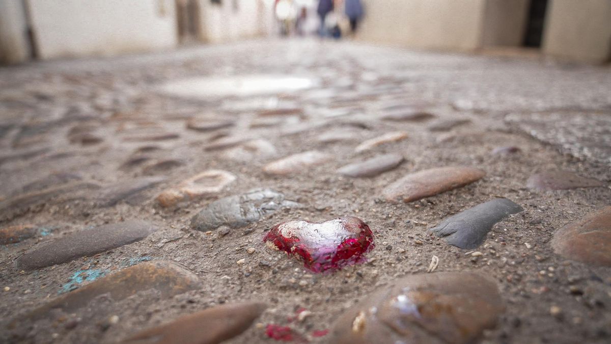 La verdadera historia de la piedra en forma de corazón y pintada de rojo en Córdoba