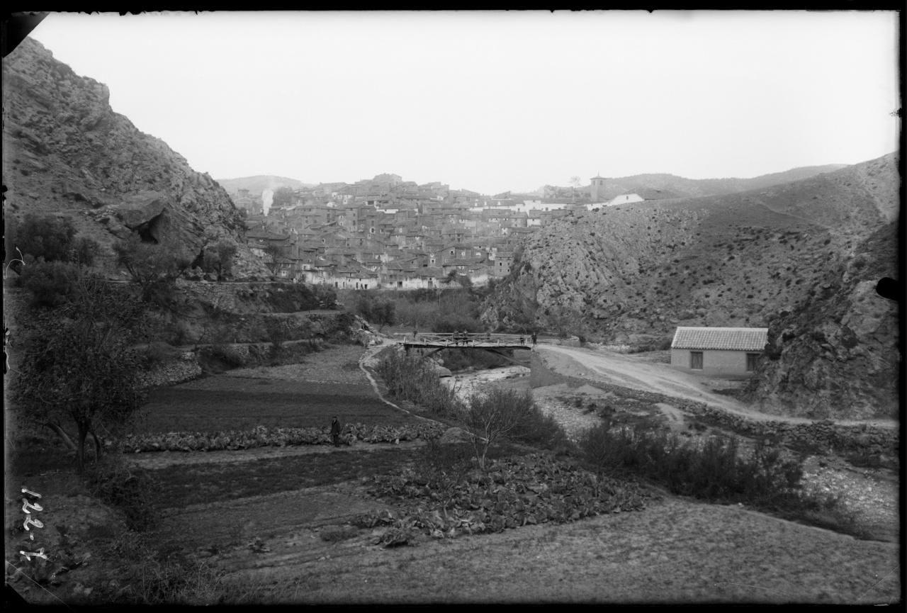 Bogarra (Albacete). 1928. Fondo Los Legados de la Tierra. Archivo de la Imagen de Castilla-La Mancha.