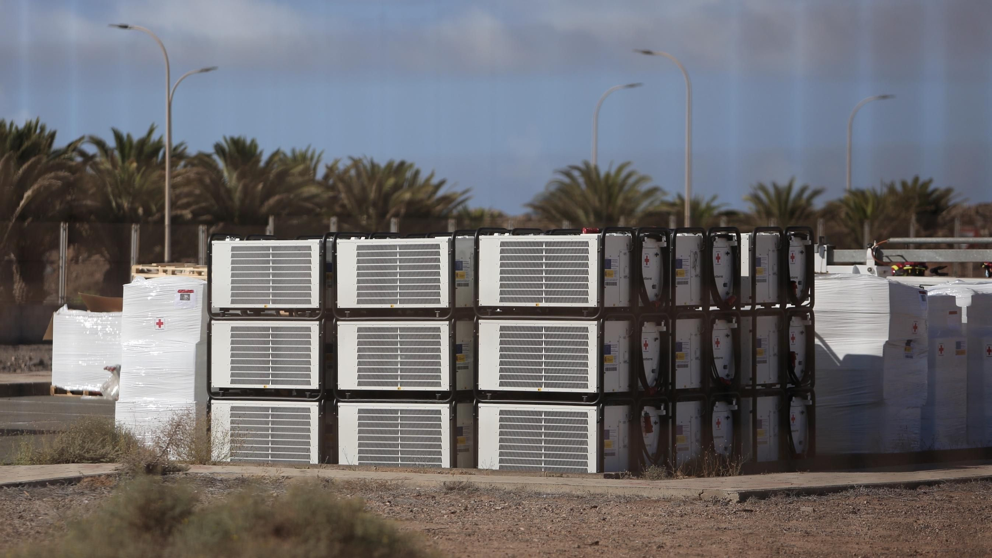 El campamento para migrantes que montan el Ejército y Cruz Roja en el polígono de Arinaga