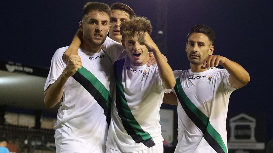 Las dudas y las certezas de la zona ofensiva del Córdoba CF