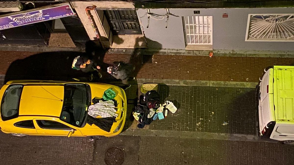 Mercadillo improvisado en medio de la calle Concordia