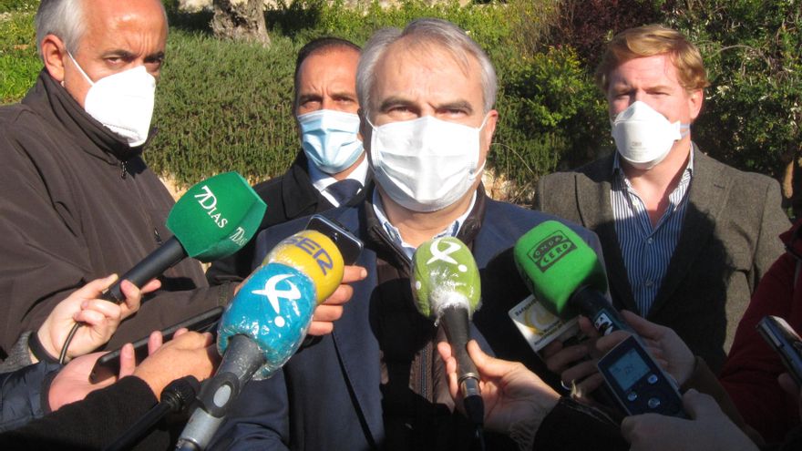 Prohibido mujeres enterradoras y vecinos cristianos: Fragoso se niega a tumbas islámicas por inconstitucionales