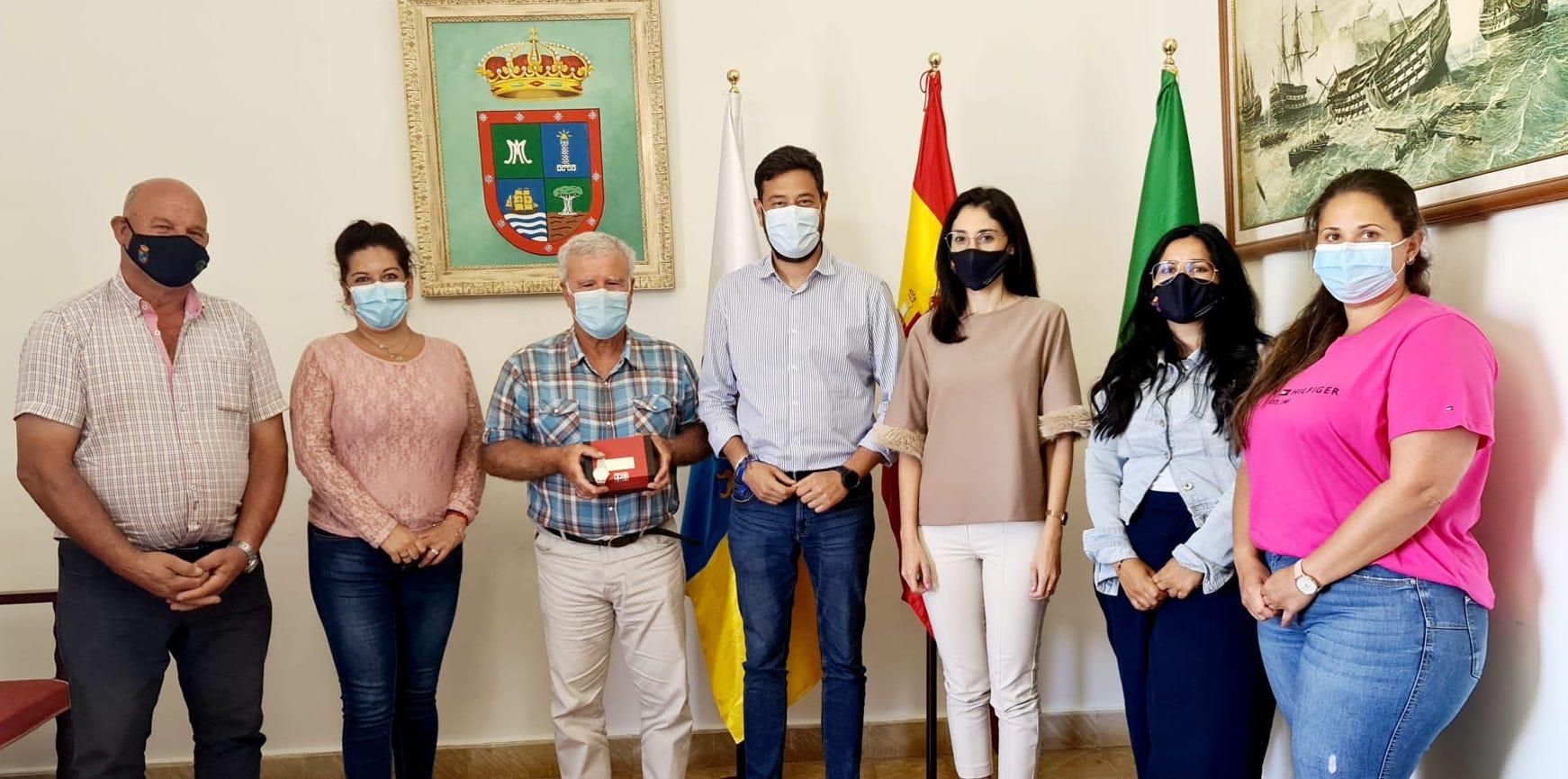 Guzmán González Pérez ha sido distinguido por el Ayuntamiento.