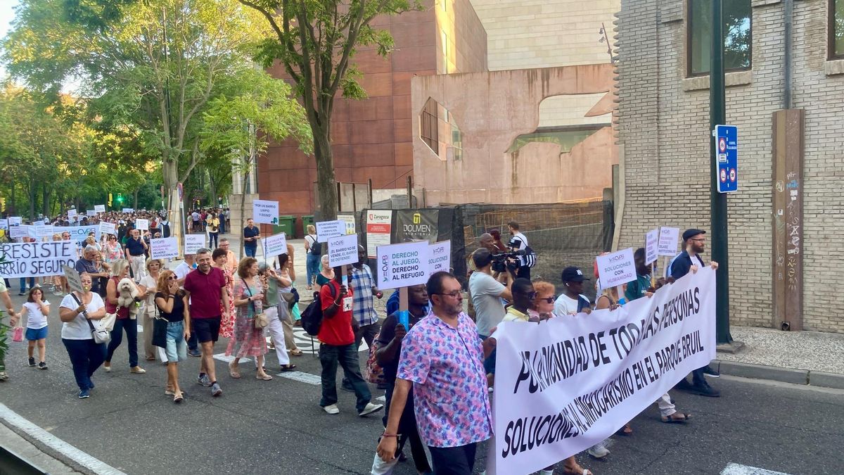 El Gobierno de Zaragoza intenta aplacar la crisis de sinhogarismo con un anuncio de pisos para jóvenes en situación de calle