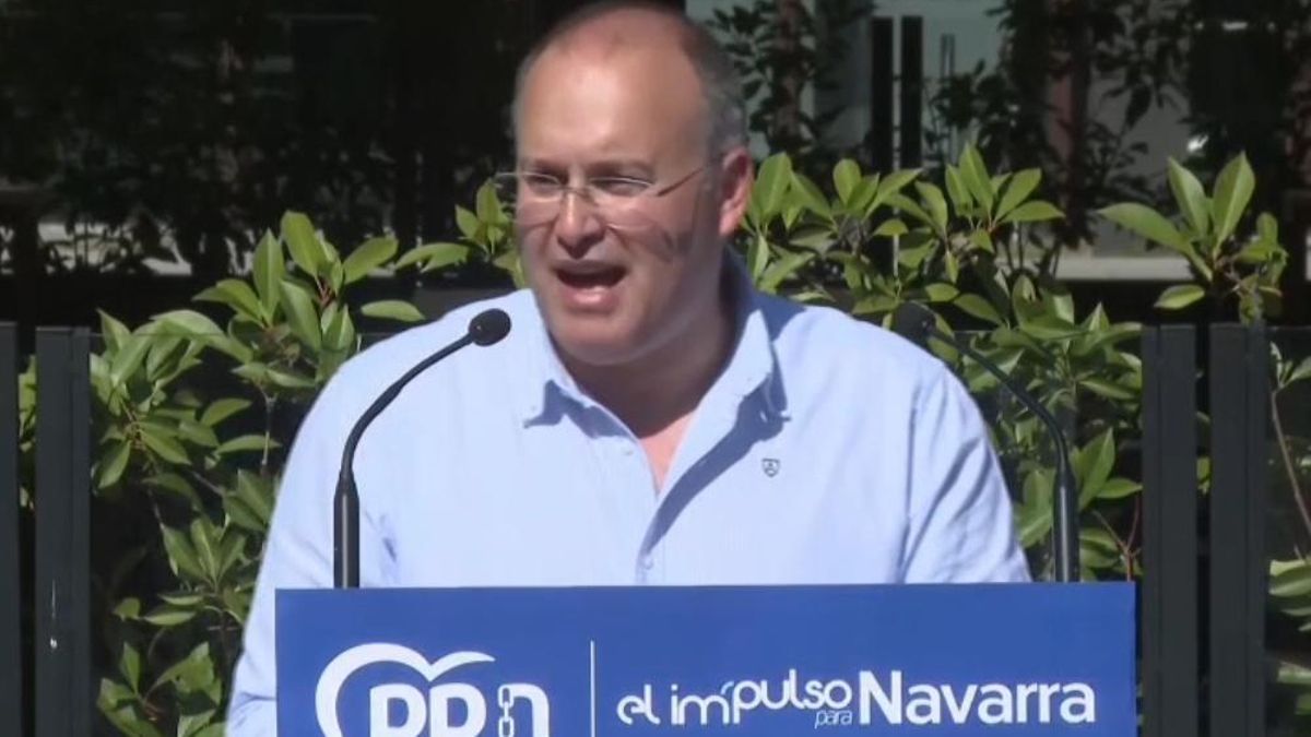 El secretario general del PP nacional, Miguel Tellado, en un acto en Pamplona, donde ha pronunciado la frase sobre "cavar la fosa" del Gobierno.