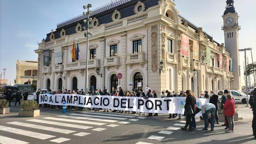 Protesta de la Comissió Ciutat-Port.