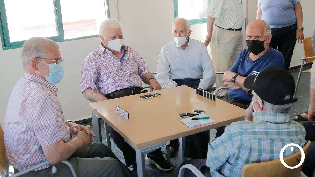 Los centros de mayores de Córdoba celebran la vida 14 meses después