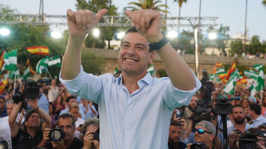 El presidente del PP-A y candidato a la reelección Presidencial de la Junta, Juanma Moreno clausura el acto de cierre de campaña del PP para los comicios autonómicos del próximo día 19 en Sevilla a 17 de junio del 2022