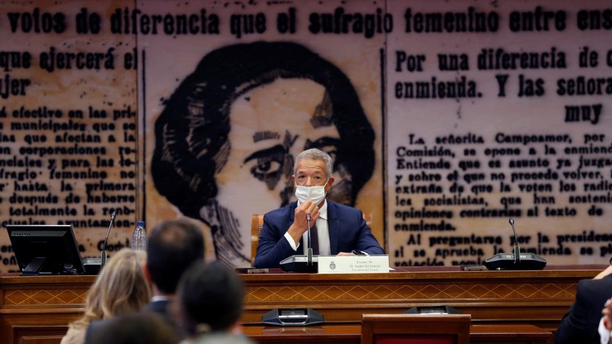 Ander Gil pone a Clara Campoamor como ejemplo para construir "más democracia"