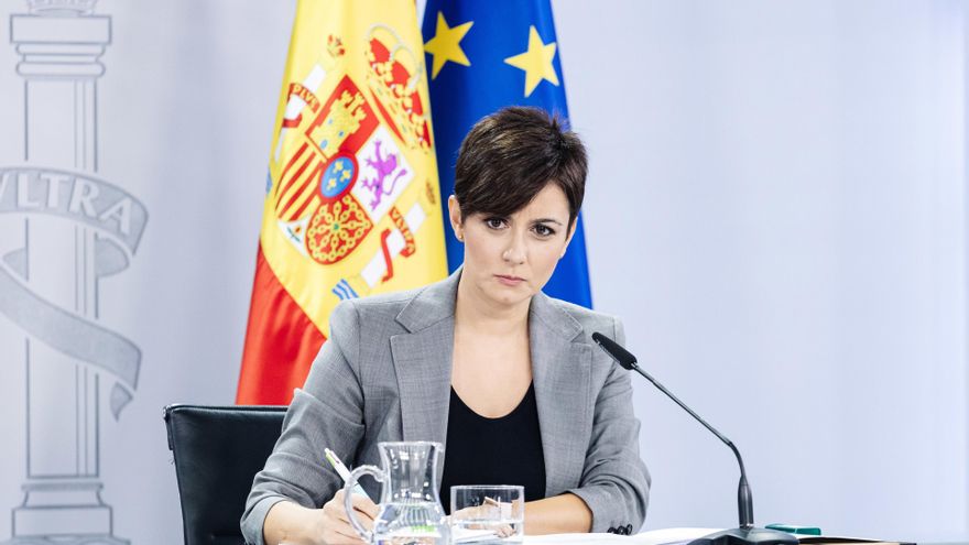 La ministra de Política Territorial y portavoz del Gobierno en funciones, Isabel Rodríguez, durante una rueda de prensa posterior a la reunión del Consejo de Ministros, en el Palacio de la Moncloa, a 7 de noviembre de 2023, en Madrid (España).