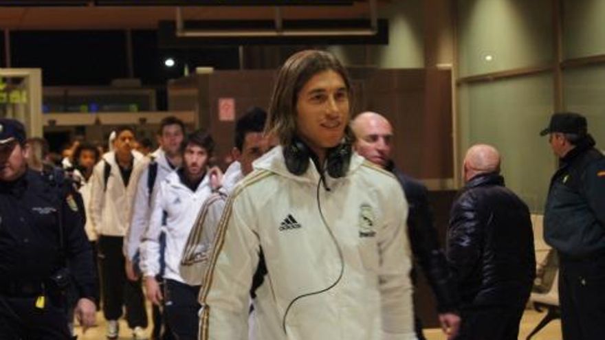 Llegada del Real Madrid al aeropuerto de León.