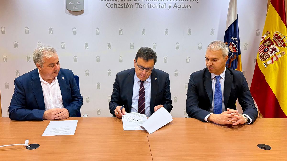 Antonio López, Manuel Miranda y José García Leal, en su toma de posesión.