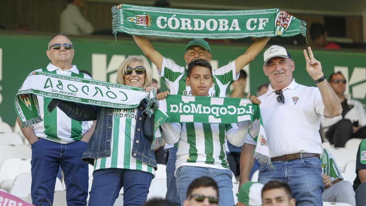 Grada Blanquiverde del Córdoba CF - SD Eibar
