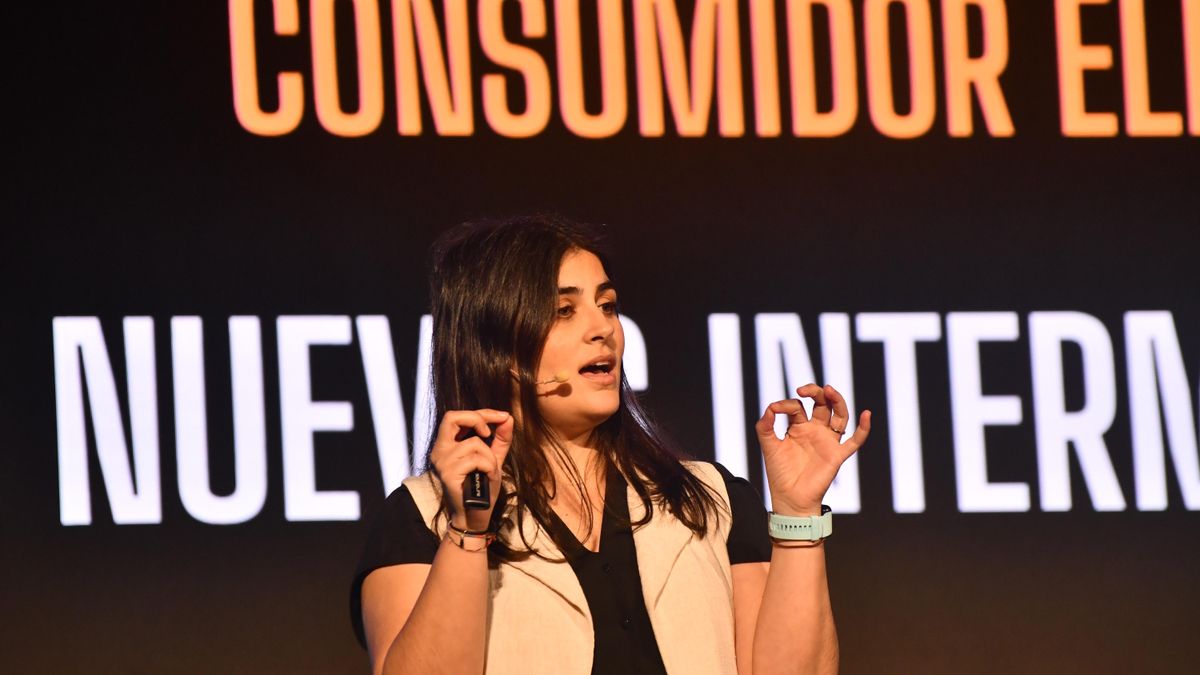 Ana Illana, experta en marketing digital: "El consumidor ya usa la IA para decidir y las empresas se tienen que adaptar"