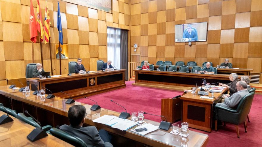 Serrano (PP) ve intención "política" con el bloque de Correos en Zaragoza y desdeña su valor: "De repente es Notre Dame"