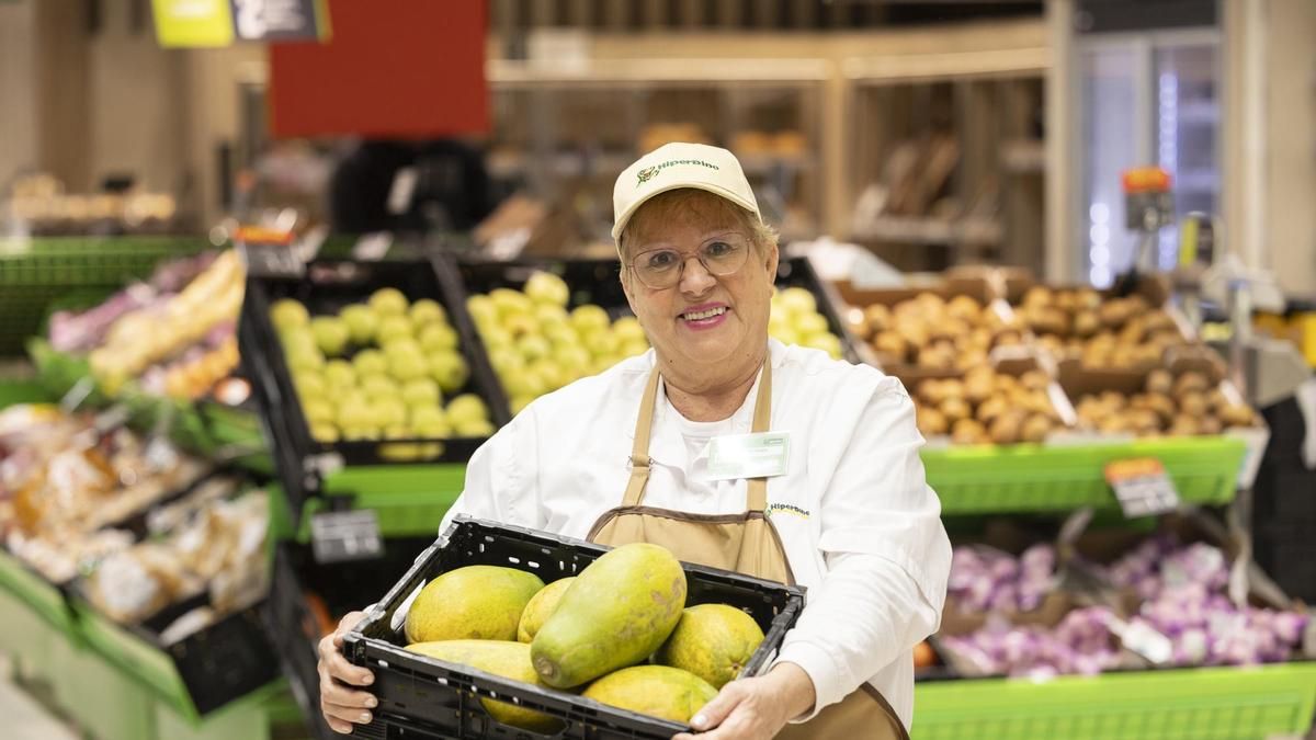 HiperDino apuesta por la papaya canaria y compra 1.000 toneladas de esta nutritiva fruta en 2025