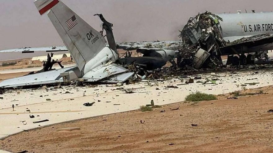 Imagen de una aeronave estadounidense en Arabia Saudí destruida por ataques iraníes