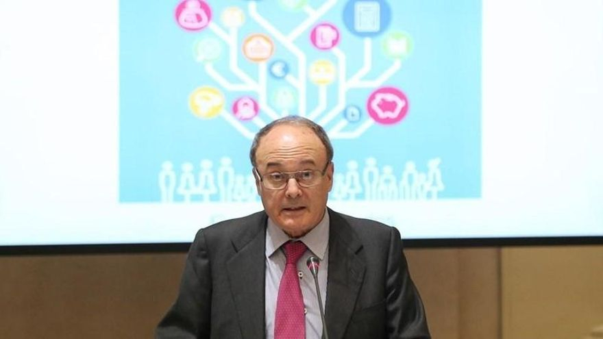 Luis María Linde, gobernador del Banco de España, que este jueves intervino en un foro empresarial en Santa Cruz
