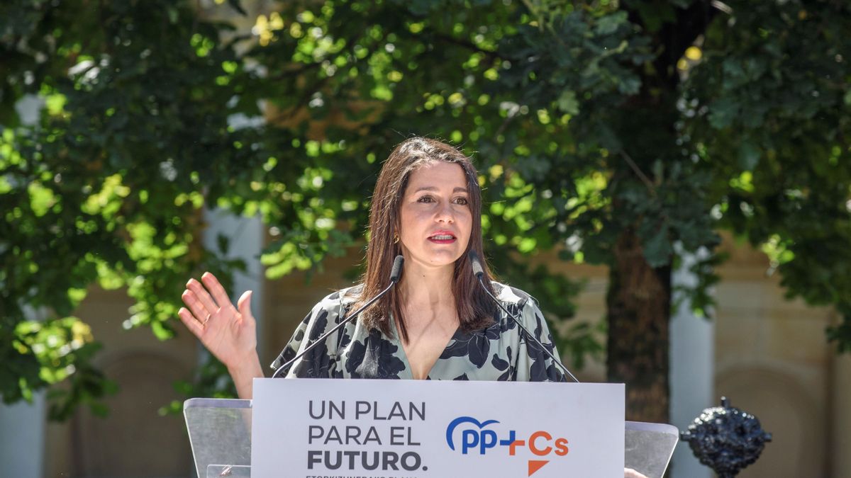 La presidenta de Ciudadanos, Inés Arrimadas, durante un mitin en Guernica (Vizcaya) el 5 de julio de 2020.