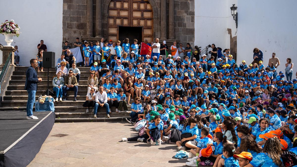 Participantes en las actividades  de la III Semana Canaria de Juegos y Deportes Tradicionales celebradas en Santa Cruz de La Palma.