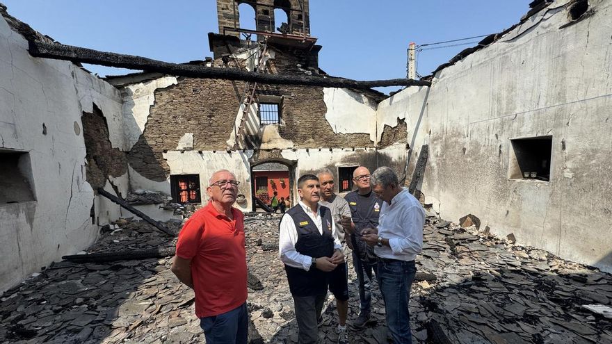 El delegado del Gobierno en Galicia, Pedro Blanco, durante su visita a la comarca de Valdeorras este jueves.