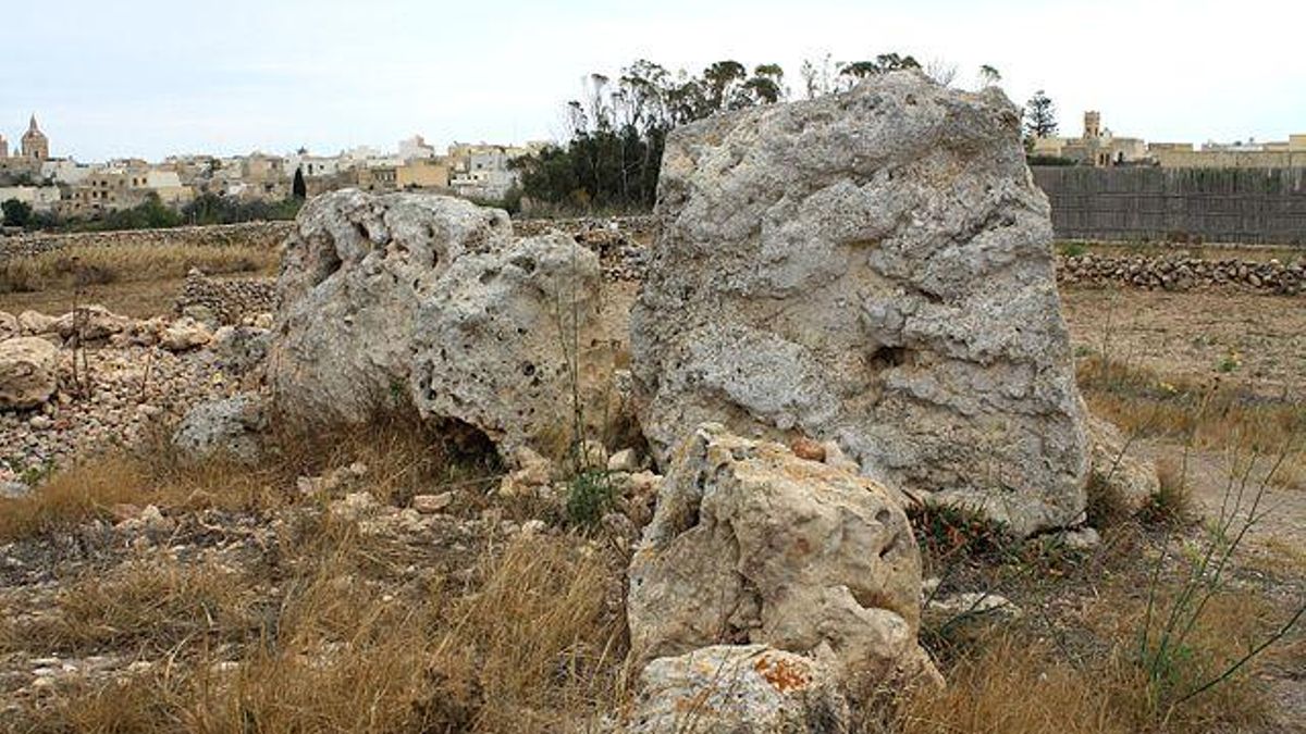La falta de control institucional genera tensiones en torno al patrimonio de Santa Verna