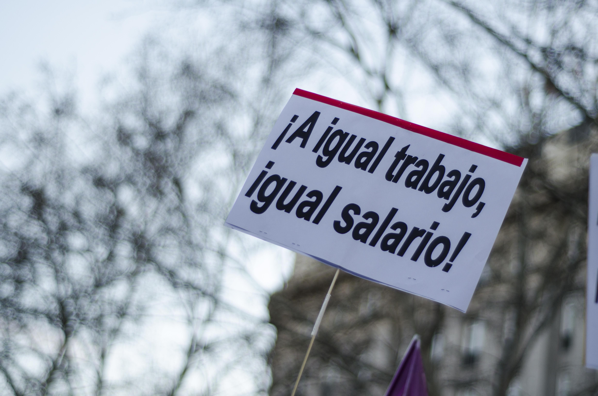 "¡Al igual trabajo, igual salario!" Manifestación del 8M \ Foto: Alejandro Navarro Bustamante