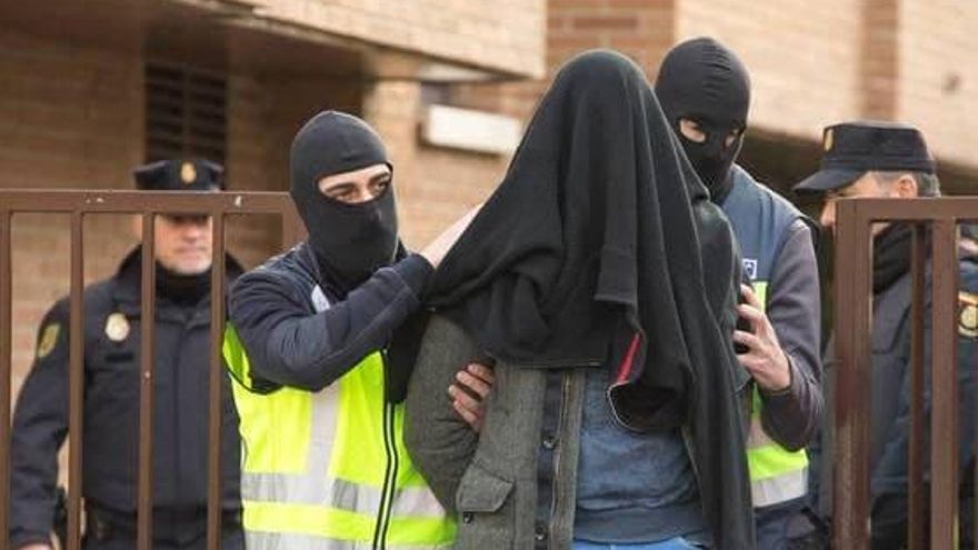 Expulsan de España a un confidente de la unidad antiterrorista de la Ertzaintza por ser un riesgo para la "seguridad nacional"