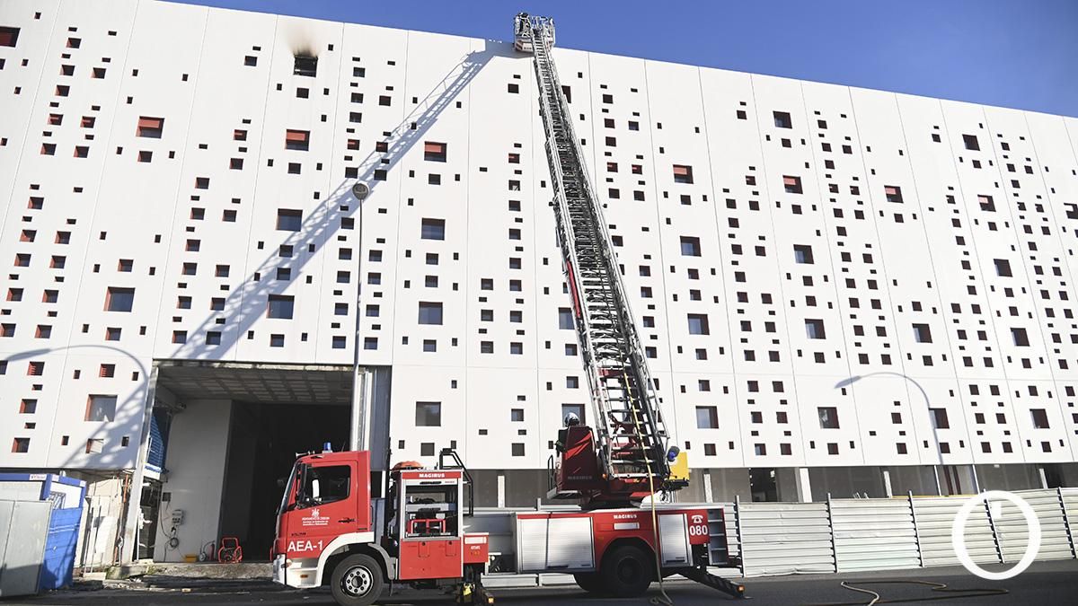 Incendio en la cubierta del Centro de Convenciones de Córdoba